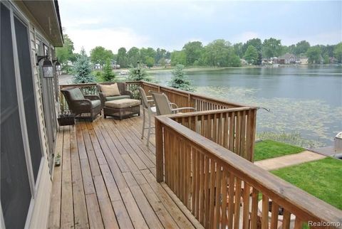 A home in Commerce Twp