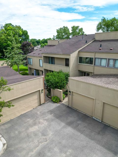 A home in West Bloomfield Twp