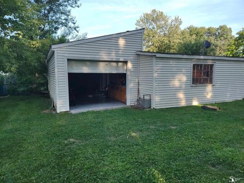 A home in Dearborn Heights