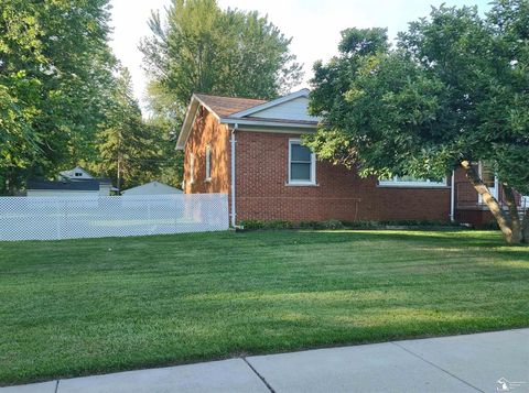 A home in Dearborn Heights