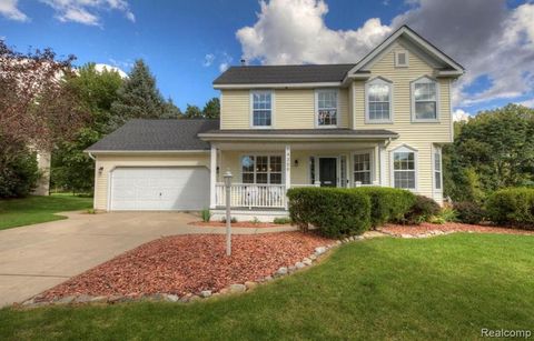 14359 OAK LEAF Trail Fenton Charter Township MI 48451