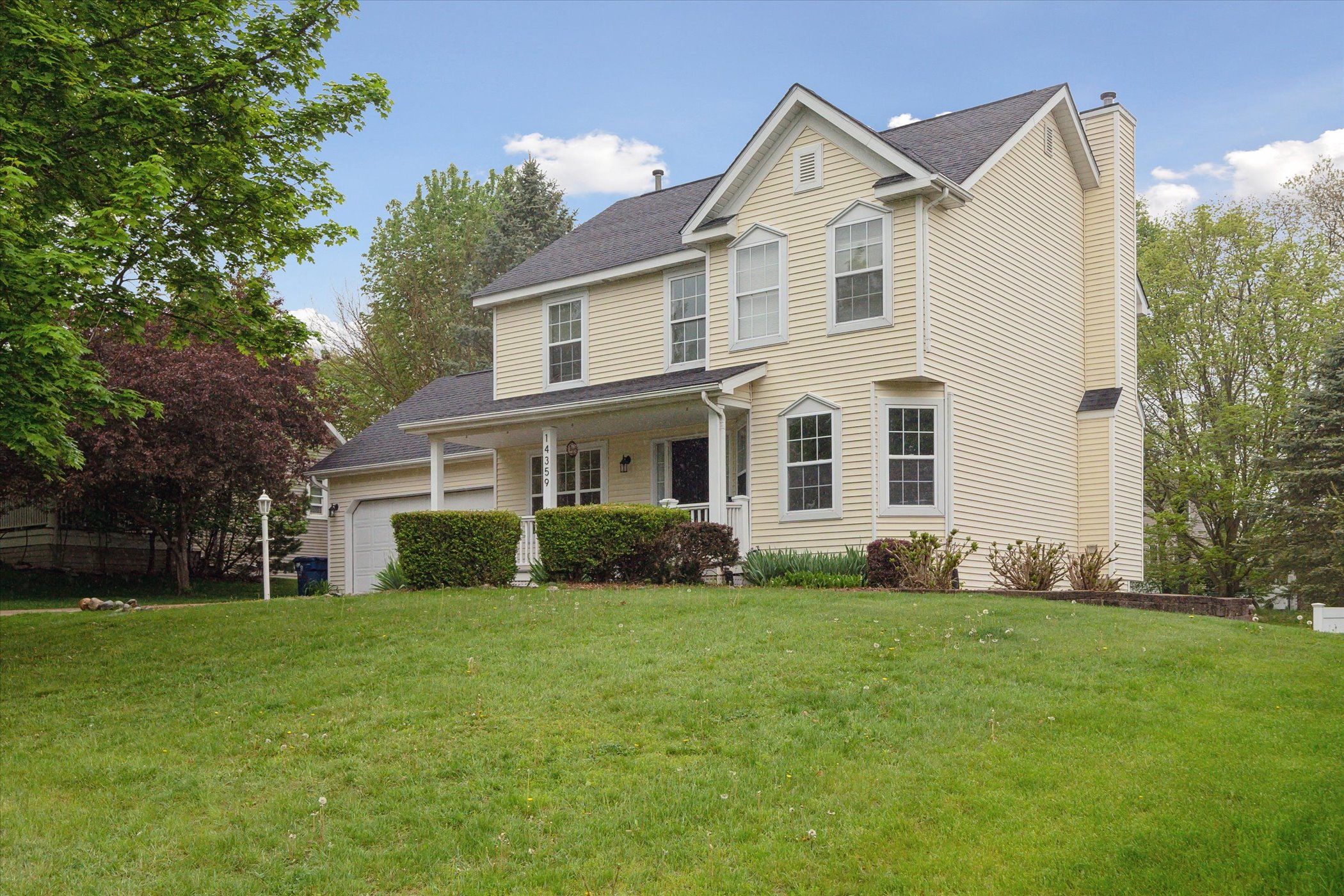 14359 OAK LEAF Trail
