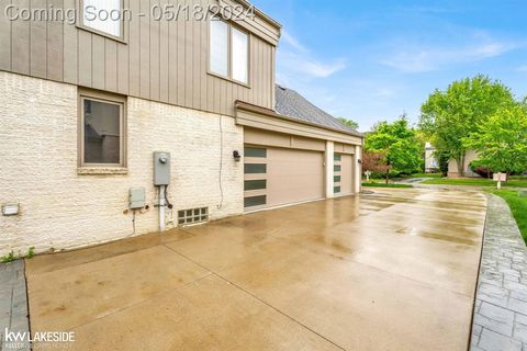 A home in West Bloomfield Twp