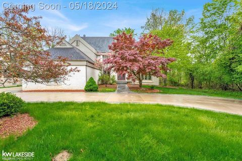 A home in West Bloomfield Twp