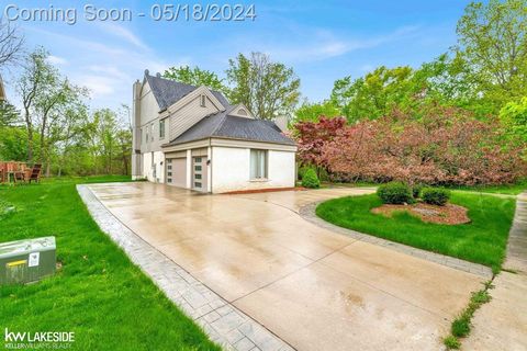 A home in West Bloomfield Twp