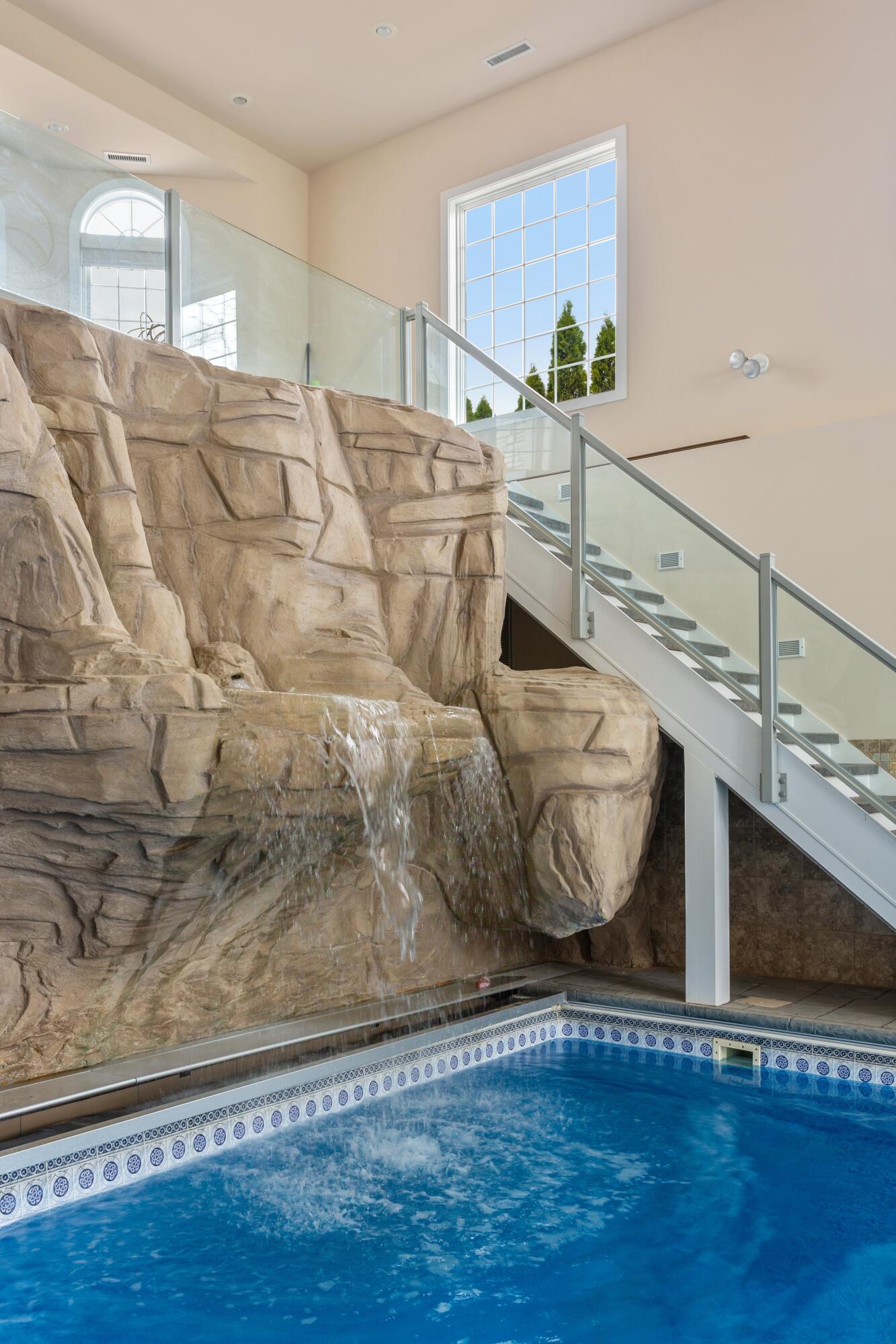 RoyaltonTownship_Berrien, Michigan 49085, United States, 8 Bedrooms Bedrooms, ,10 BathroomsBathrooms,Residential,Active,38956