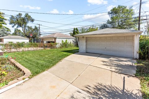 A home in Dearborn Heights