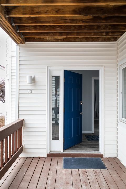 A home in EastBayTownship_GrandTraverse