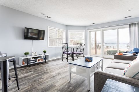 A home in EastBayTownship_GrandTraverse
