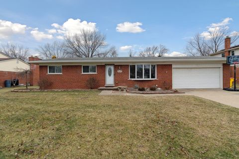 A home in Grosse Ile Twp