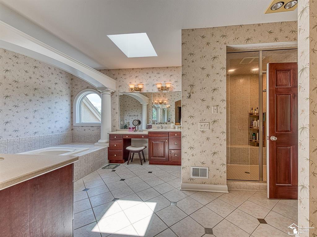 Monroe Township, Michigan 48161, United States, 7 Bedrooms Bedrooms, ,7 BathroomsBathrooms,Residential,Active,50833