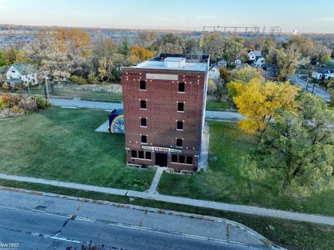 1273 Broadway Boulevard Flint City MI 48506