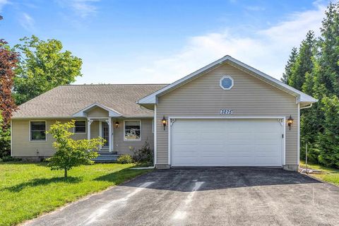 A home in Centerville Twp