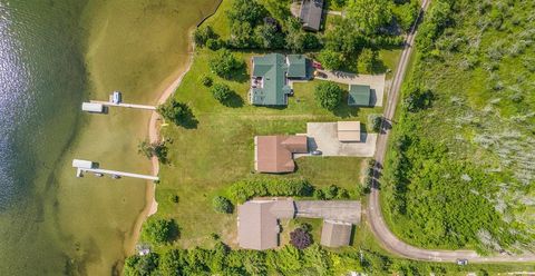 A home in Centerville Twp