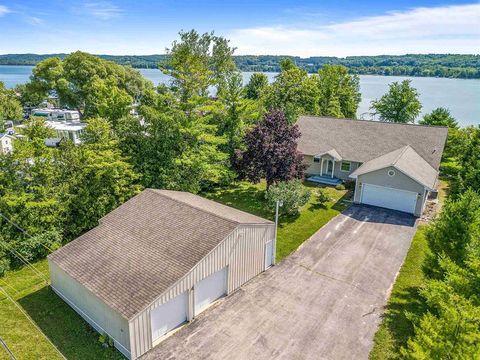 A home in Centerville Twp