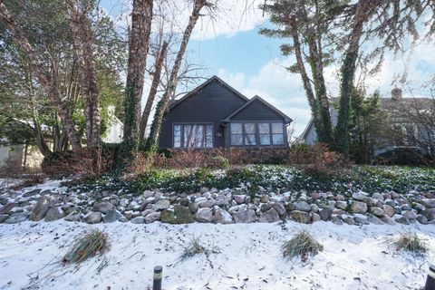 A home in Sylvan Lake