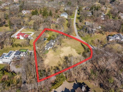 26335 WOODLORE Road Franklin Village Oakland MI 48025