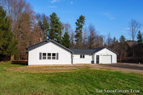 A home in Benona Twp