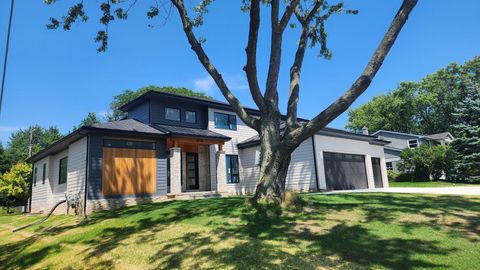 A home in Bloomfield Twp