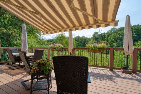 A home in Putnam Twp