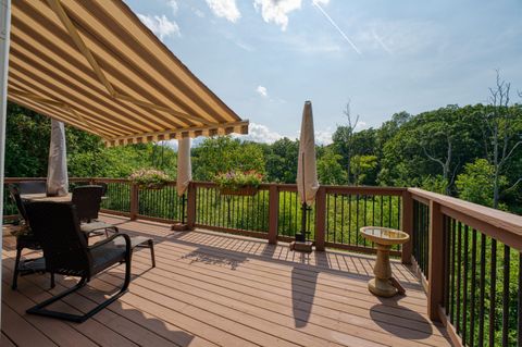 A home in Putnam Twp