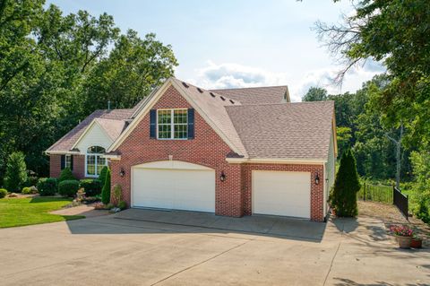 A home in Putnam Twp