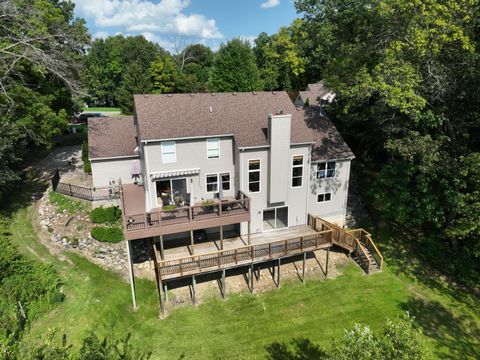 A home in Putnam Twp