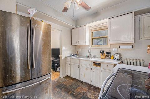 A home in RoyalOakCity_Oakland