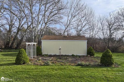 A home in Davison Twp