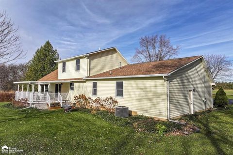 A home in Davison Twp