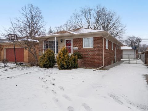 A home in Dearborn Heights