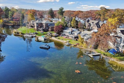 A home in Waterford Twp