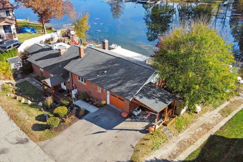 A home in Waterford Twp