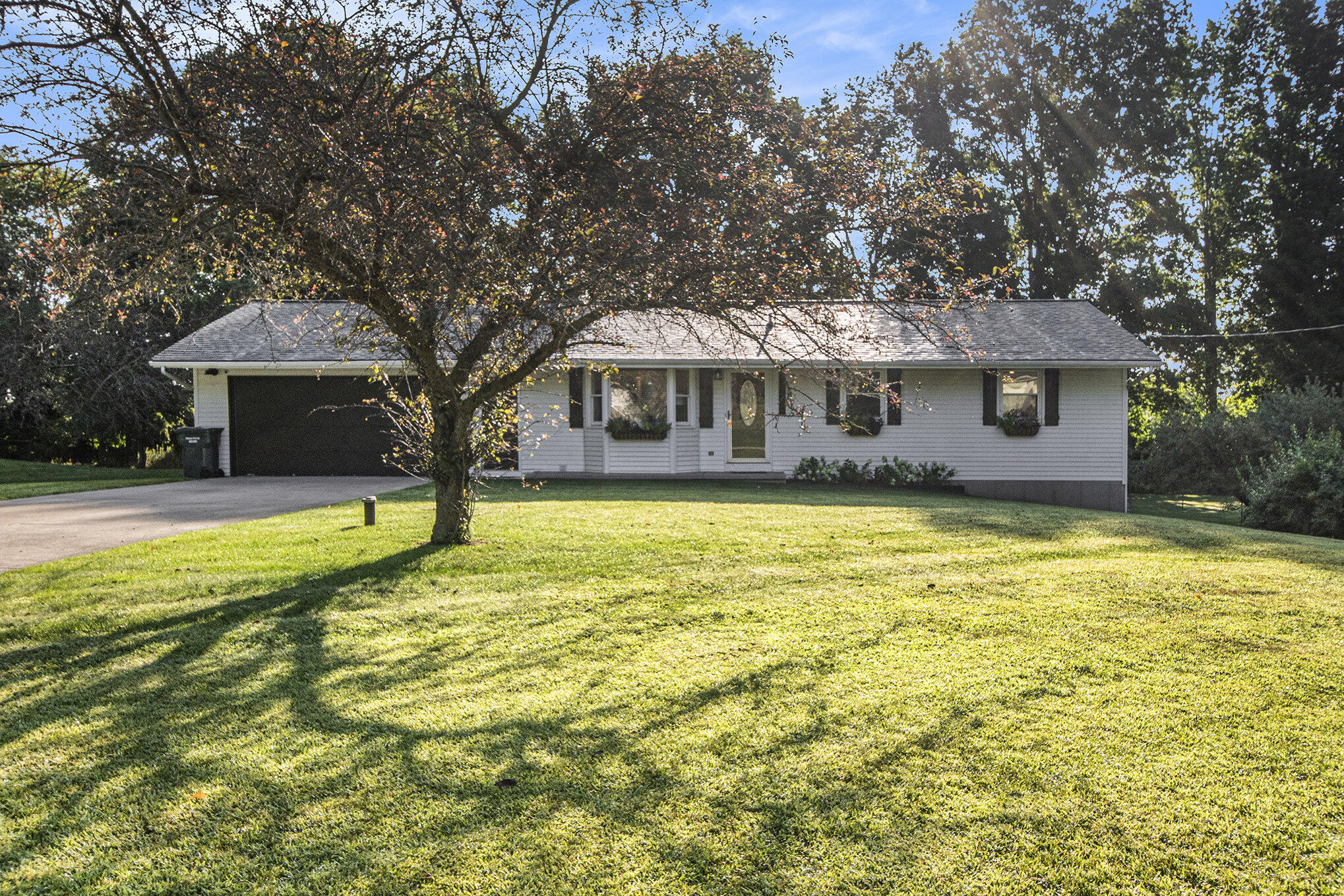 View Tallmadge Twp, MI 49534 house
