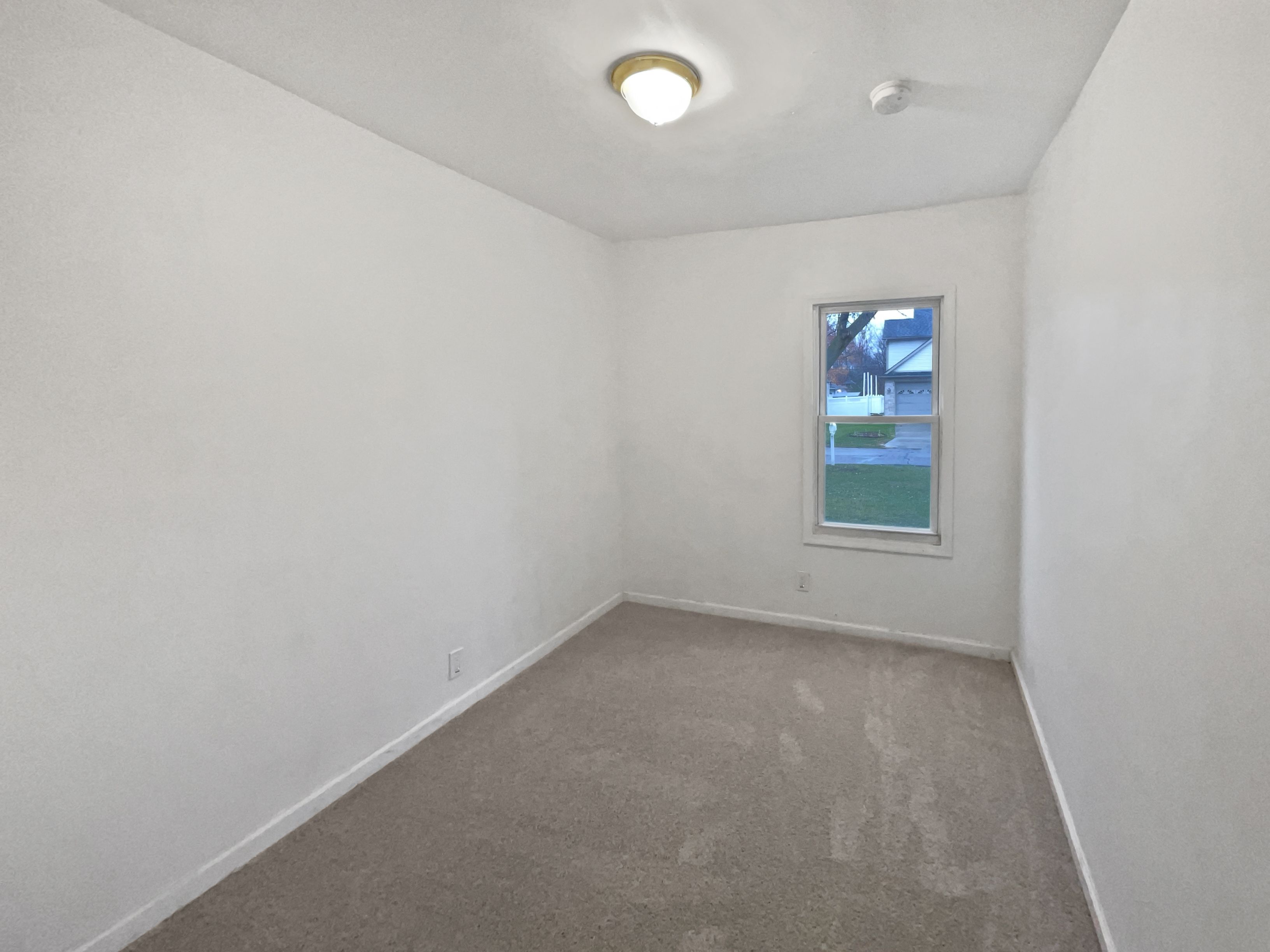 21521 ROOSEVELT Avenue