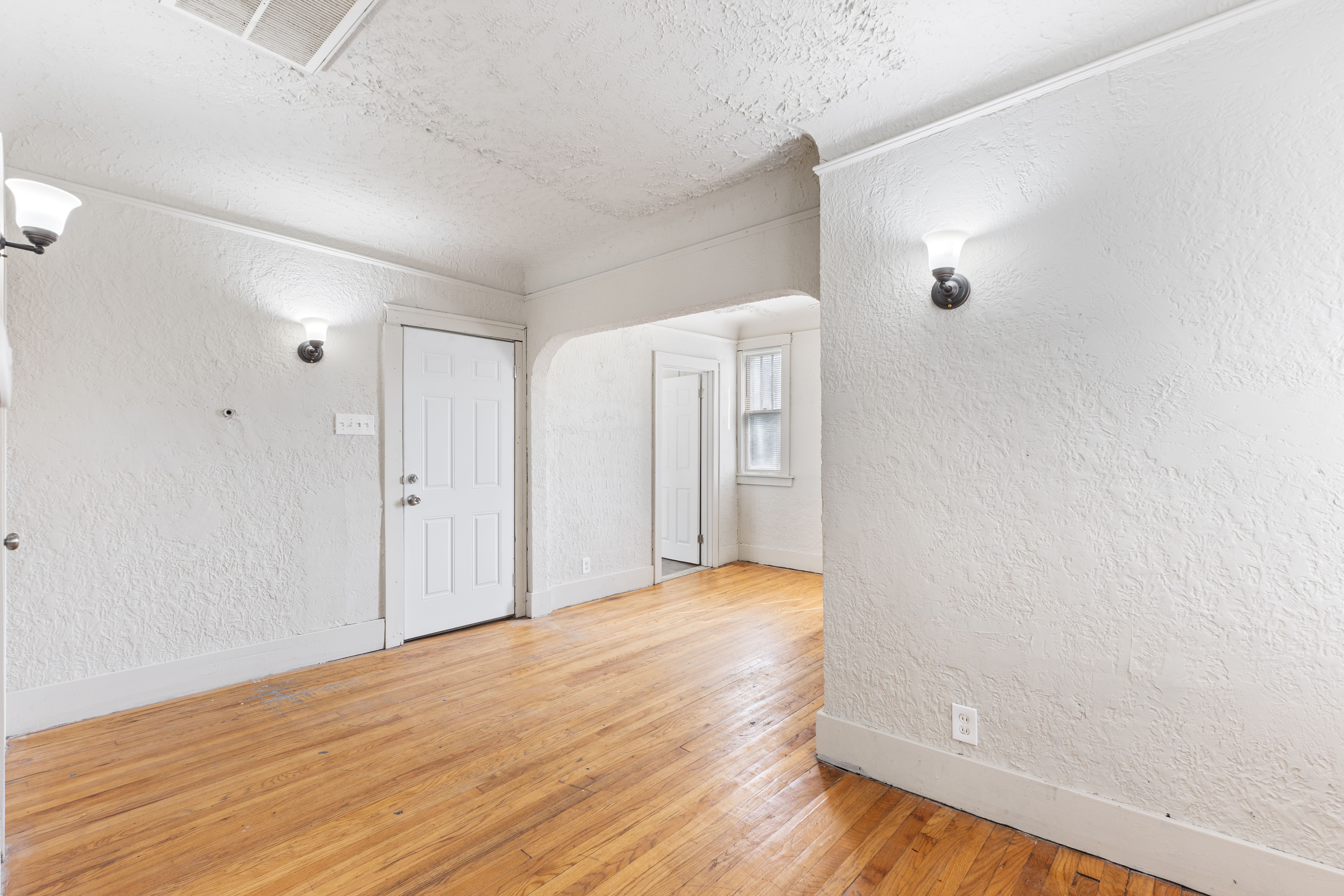 Photo 9 of 29 of 18041 PELKEY Street house