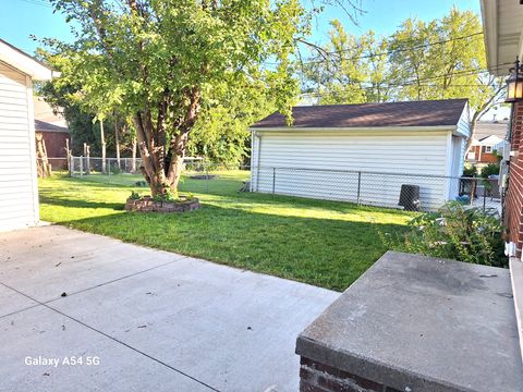 A home in Dearborn Heights