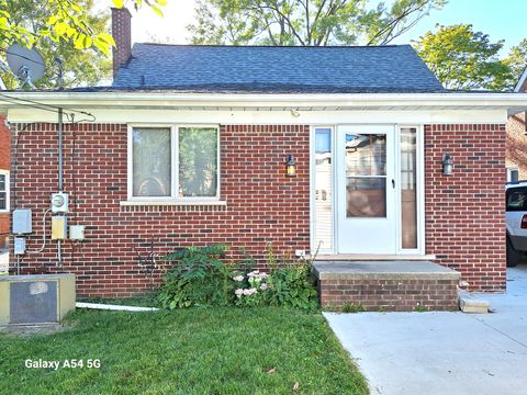 A home in Dearborn Heights