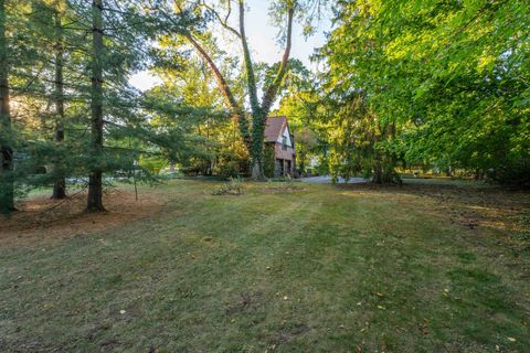 A home in Bloomfield Twp