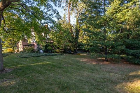 A home in Bloomfield Twp