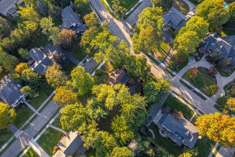 A home in Bloomfield Twp