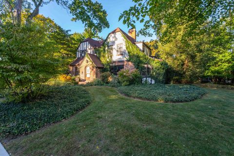 A home in Bloomfield Twp