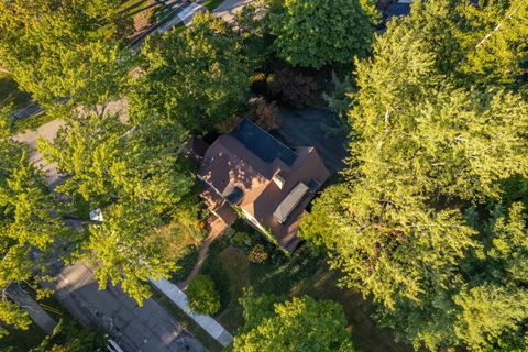 A home in Bloomfield Twp