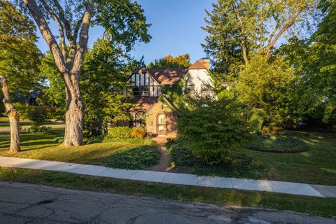 A home in Bloomfield Twp