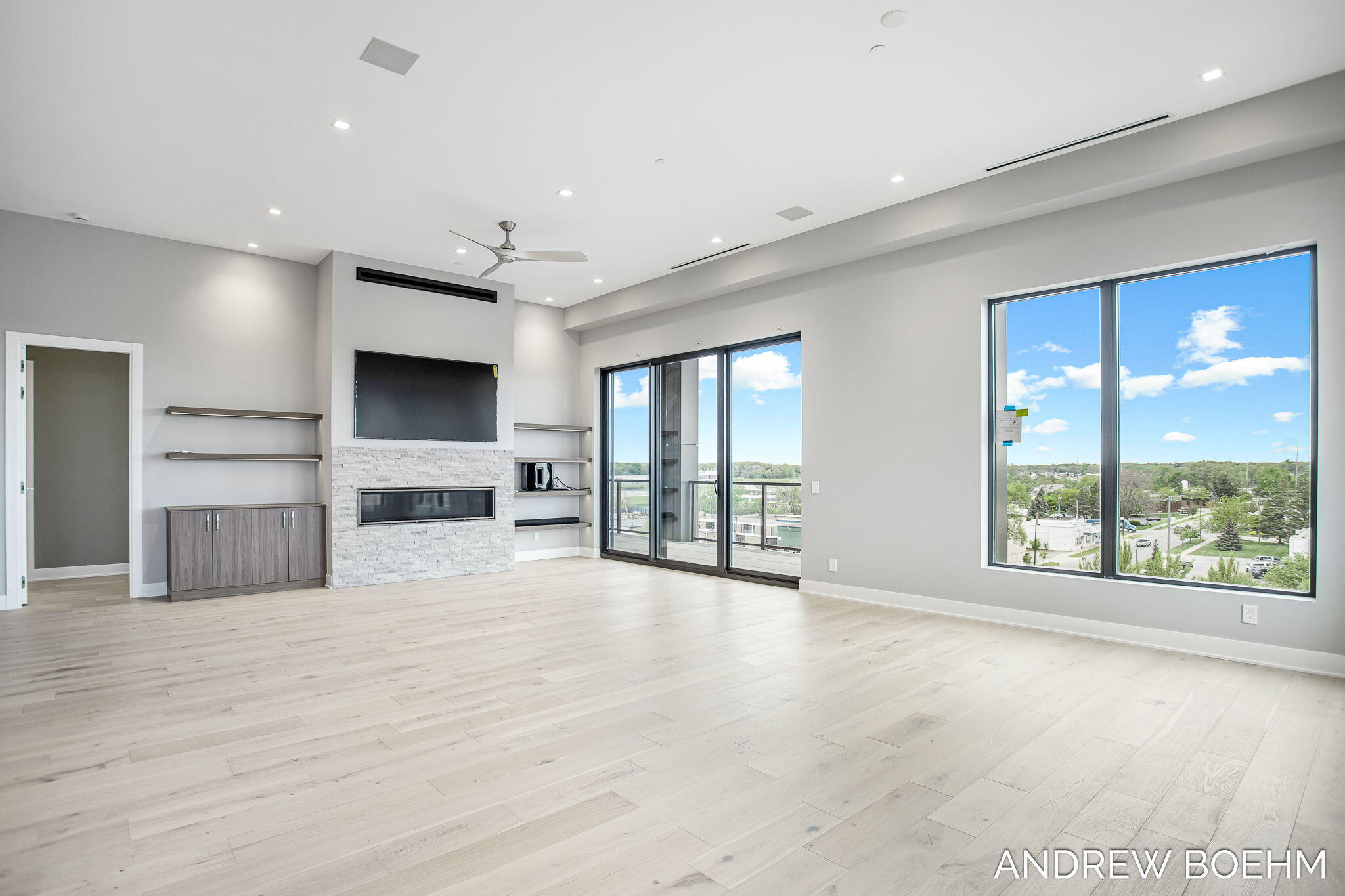 159 S River Avenue 406