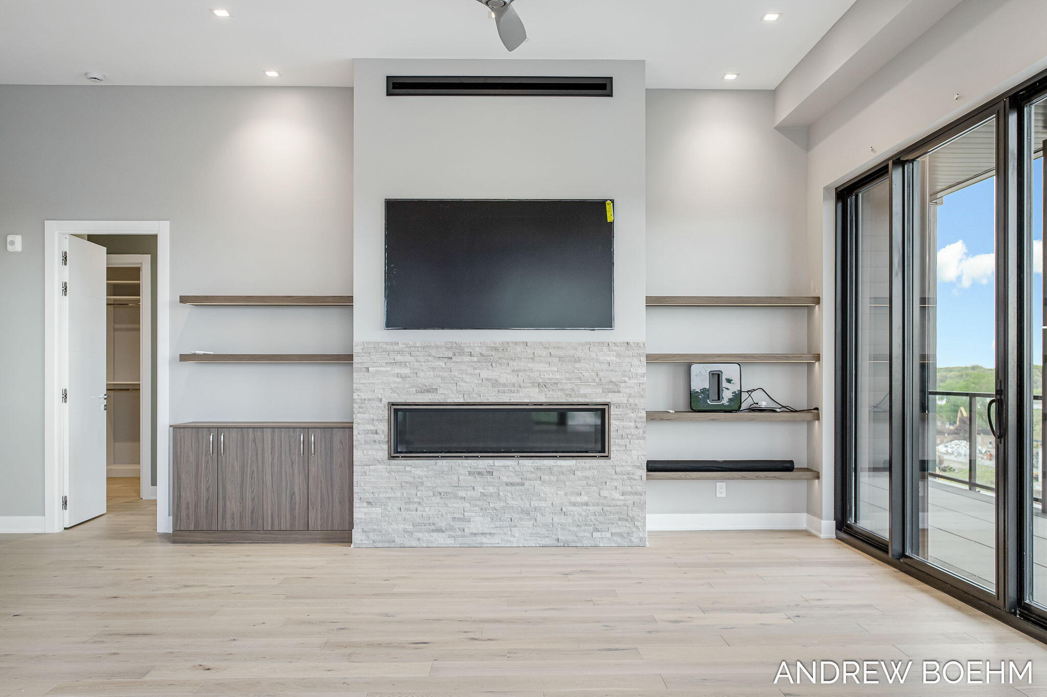 159 S River Avenue 406