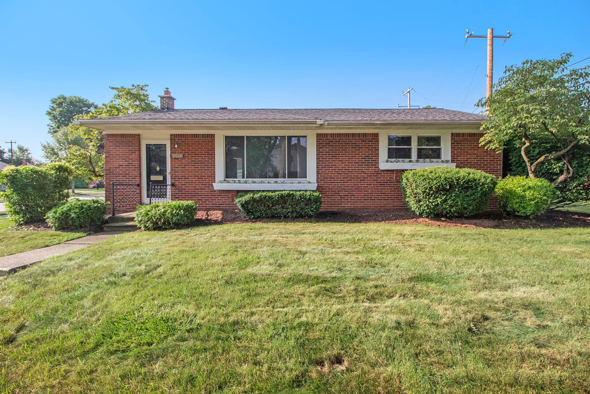 View Livonia, MI 48154 house