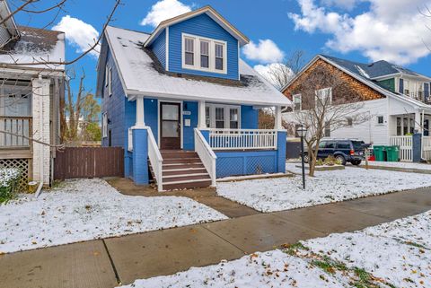 A home in Grosse Pointe Park