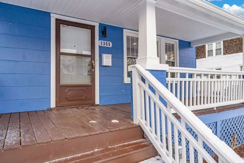 A home in Grosse Pointe Park