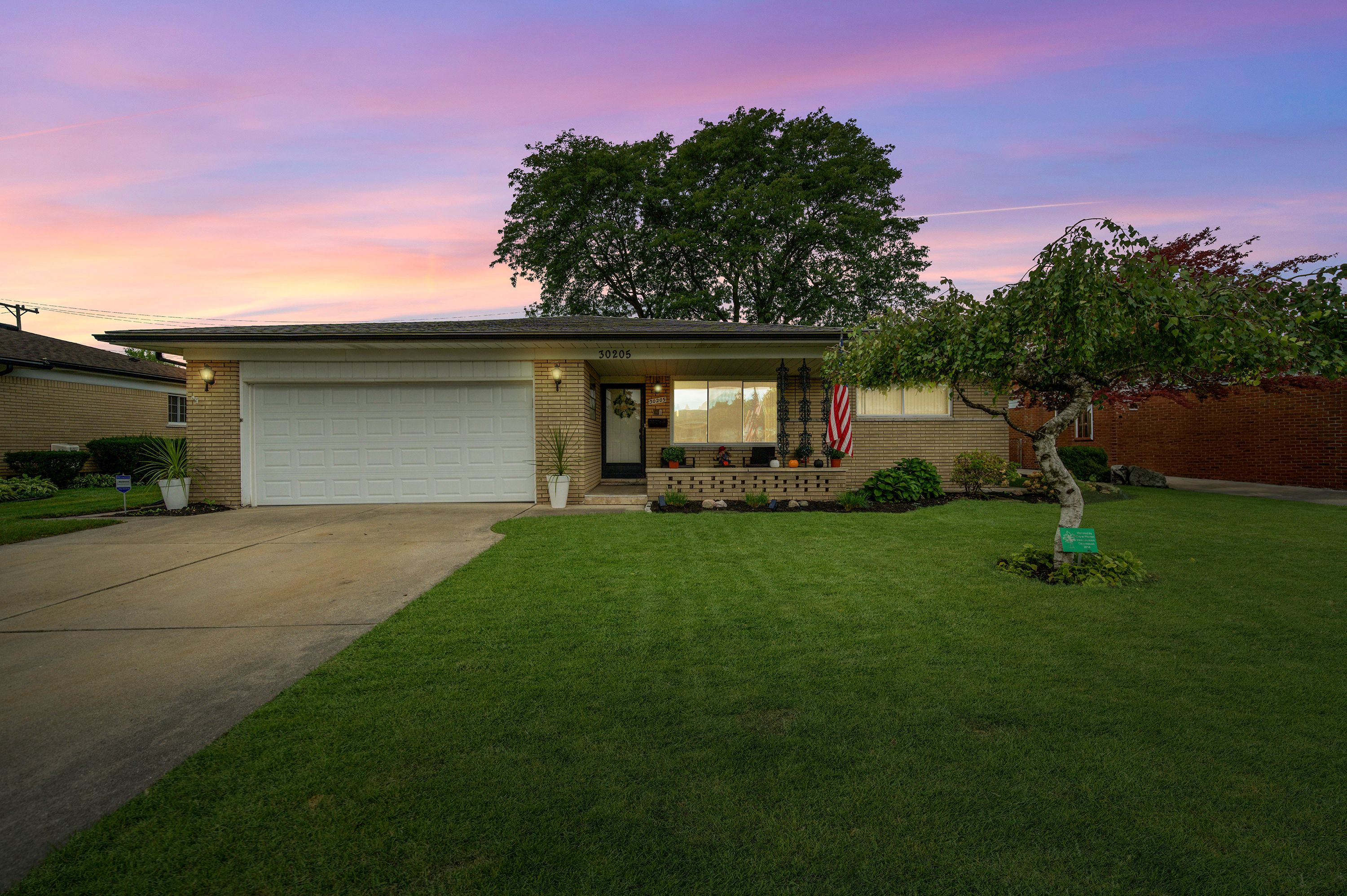 View Warren, MI 48092 house